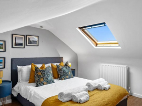 Sleeps 8! Stylish 2 Bedroom House In Barrow-in-Furness - close to BAE Systems, Hospital & Lakes